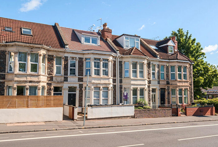 1 Bedroom Apartment For Sale In Bath Road, Arnos Vale, Bristol, Somerset, BS4