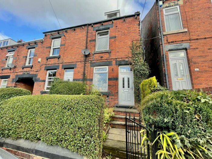 3 Bedroom House To Rent In Shaw Lane, Carlton, Barnsley, S71