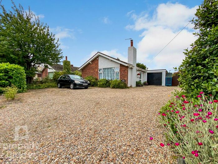 3 Bedroom Detached Bungalow For Sale In Taverham Road, Felthorpe, NR10