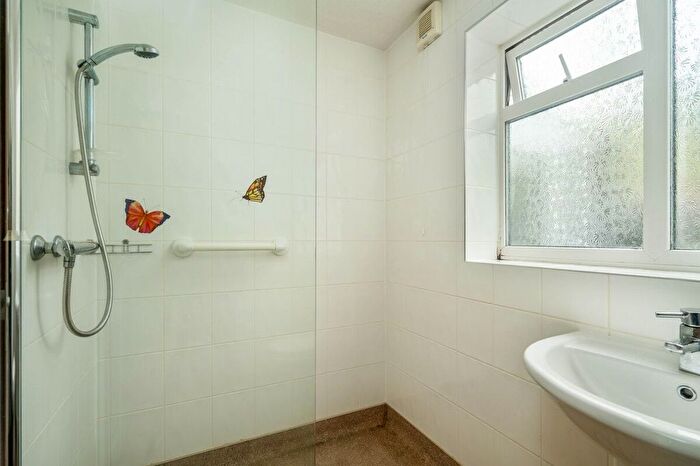 2 Bedroom Bungalow For Sale In Cromwell Court, Drighlington, Bradford, BD11