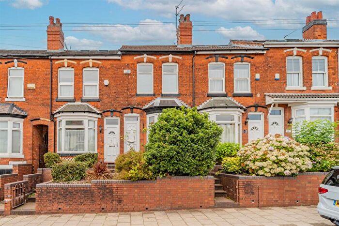 4 Bedroom House To Rent In Warwards Lane, Birmingham, West Midlands, B29