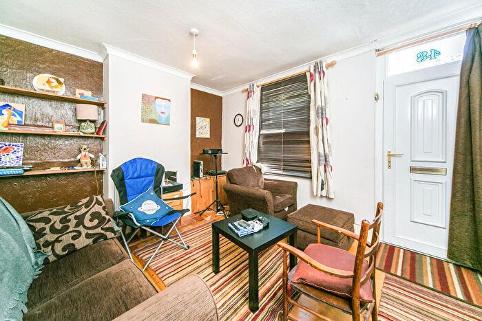 2 Bedroom Terraced House To Rent In Brook Street West, Reading, RG1