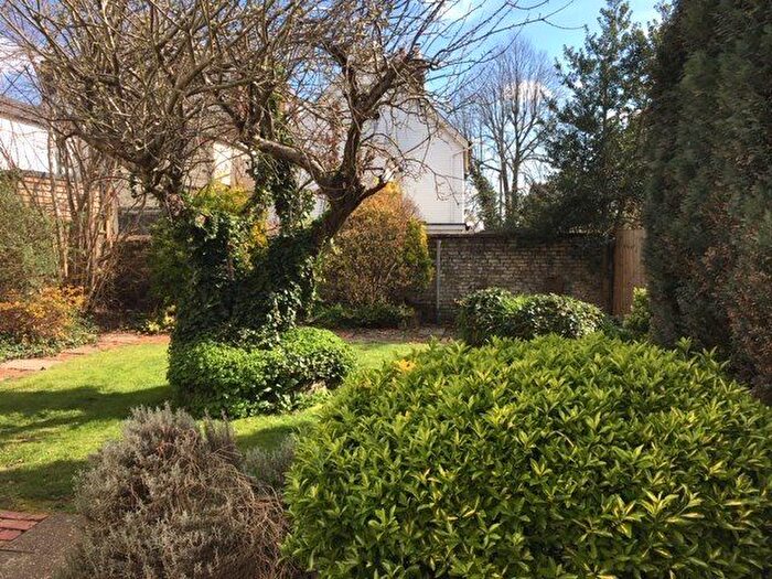 1 Bedroom Flat To Rent In Brighton Road, Redhill, RH1