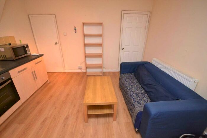 1 Bedroom Flat To Rent In Addington Road, Reading, RG1