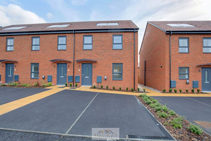 3 Bedroom Town House For Sale In Blackthorn Boulevard, Kiveton Park, Sheffield, S26