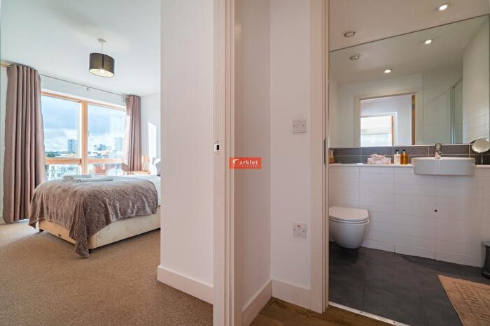 1 Bedroom Flat To Rent In Canal Wharf, Waterfront Walk, Waterfront Walk, B1