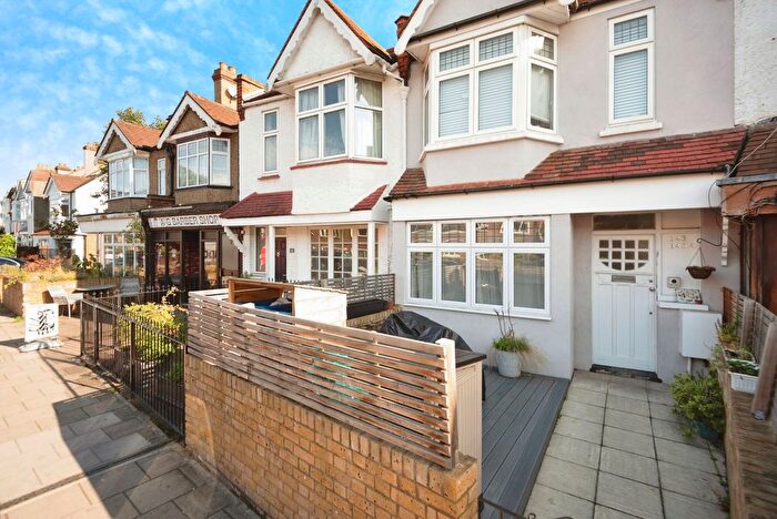 3 Bedroom Property To Rent In White Hart Lane, London, SW13