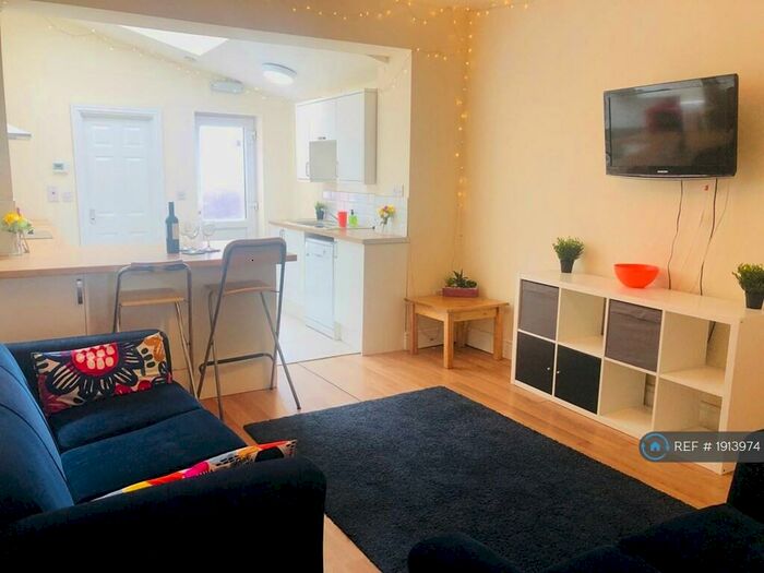 5 Bedroom Terraced House To Rent In Pomona Street, Sheffield, S11