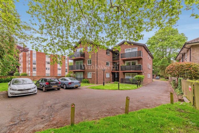 2 Bedroom Flat To Rent In Park Road, Beckenham, BR3