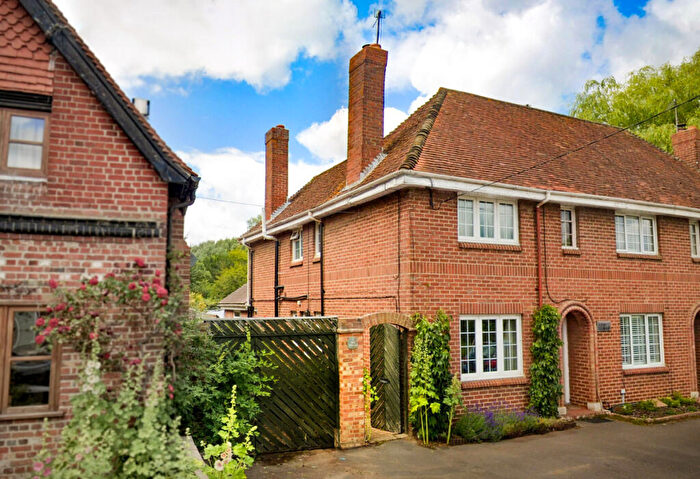 2 Bedroom Country House For Sale In The Villas, Long Wittenham Oxon, OX14