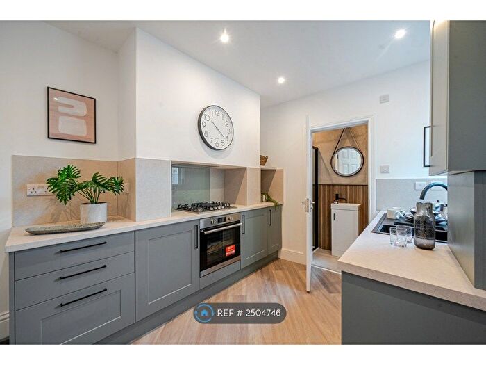 1 Bedroom Flat To Rent In Hookstone Road, Harrogate, HG2