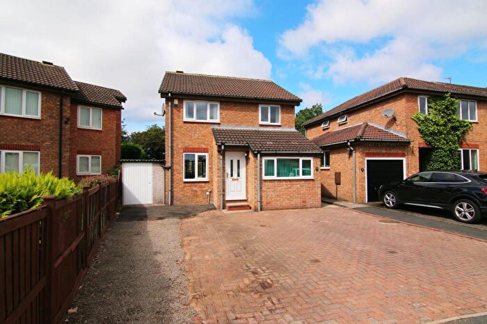 3 Bedroom Detached House For Sale In Edrich Close, Low Moor, Bradford, BD12