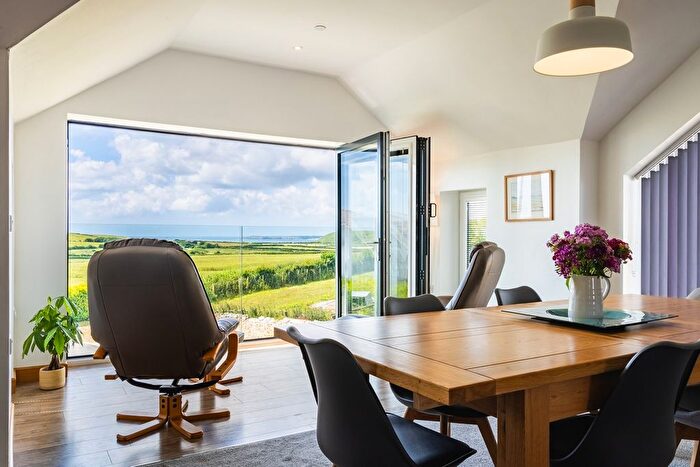 4 Bedroom Detached House For Sale In Grove Crescent, Jameston, Tenby, SA70