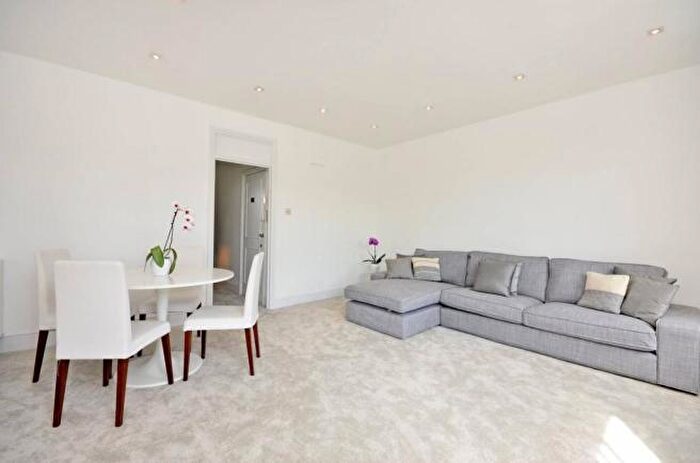 1 Bedroom Flat For Sale In Finborough Road, London, SW10