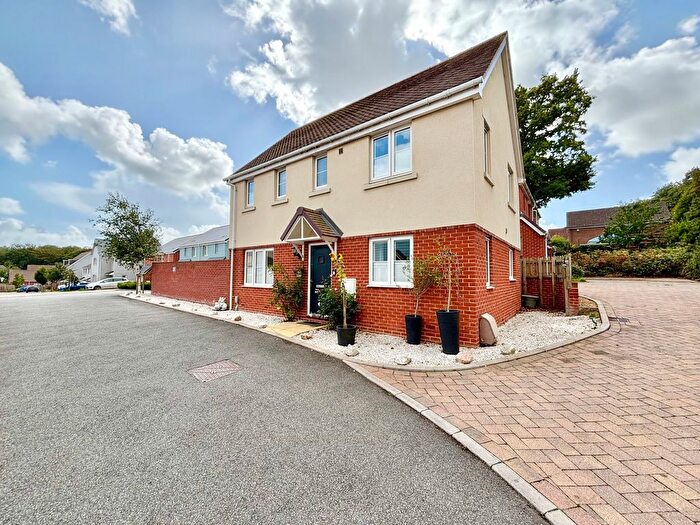 3 Bedroom Detached House For Sale In Preston Hall Close, Bexhill-On-Sea, TN39