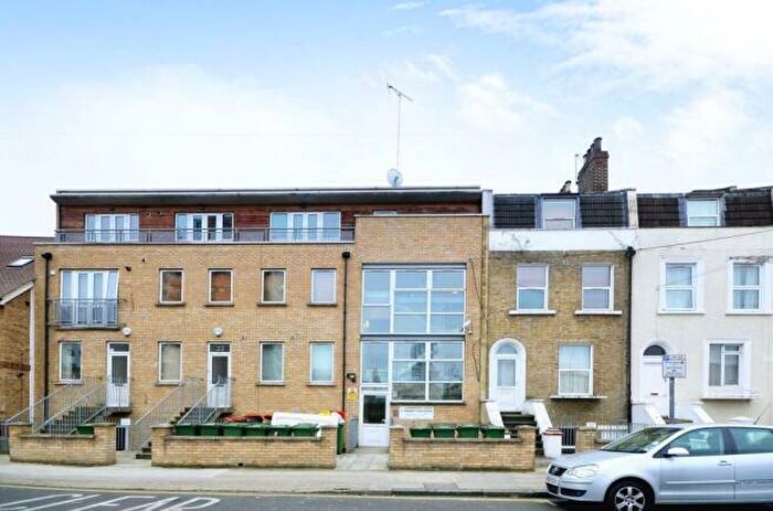 2 Bedroom Flat To Rent In Barbery Court, Manbey Park Road, Stratford, E15
