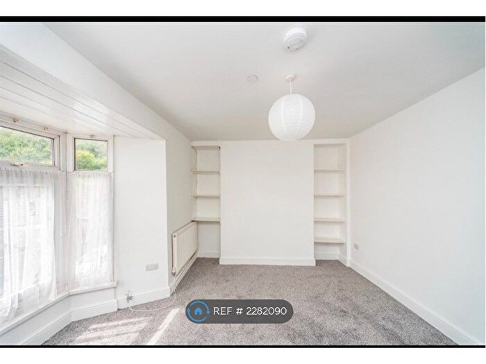 1 Bedroom Flat To Rent In Mount Pleasant, Swansea, SA1