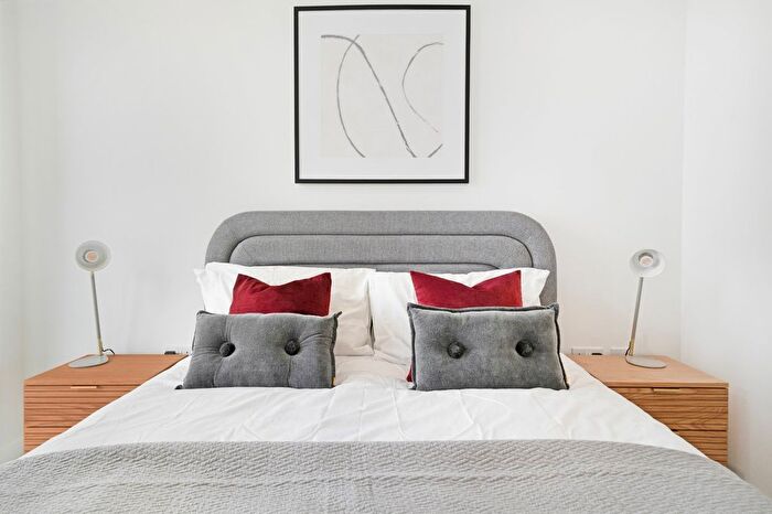 1 Bedroom Flat To Rent In Emperor Point, Dragonfly Walk, N4