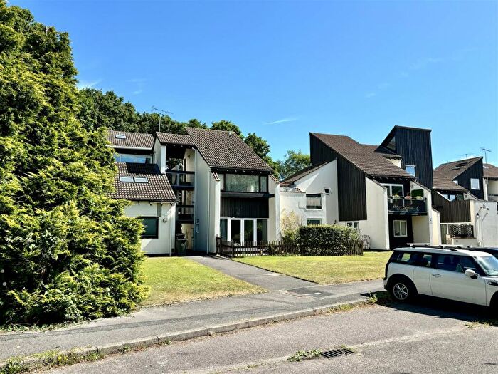 2 Bedroom Apartment To Rent In Tree Hamlets, Upton, BH16