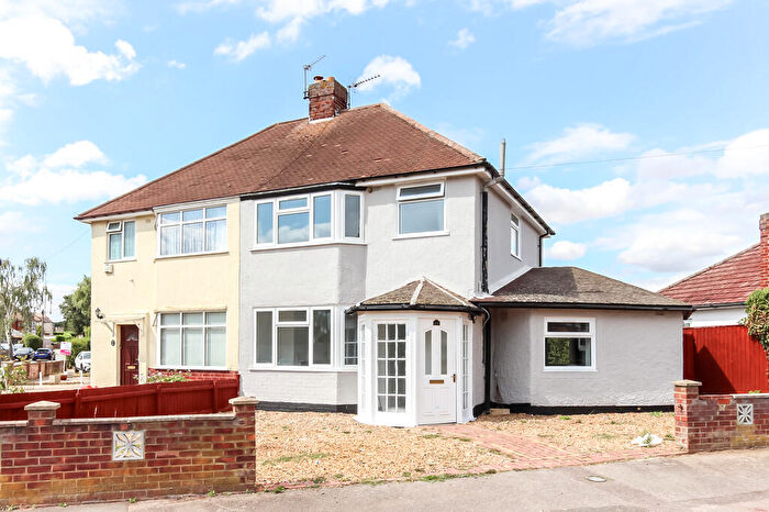 3 Bedroom Semi-Detached House To Rent In First Avenue, Wellingborough, NN8