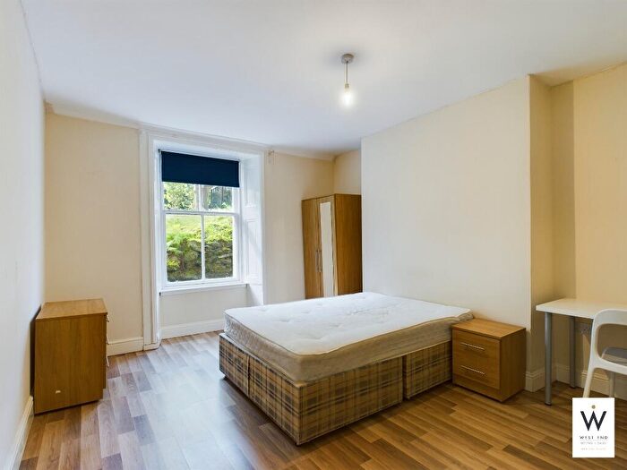 5 Bedroom Flat To Rent In Hmo Hillhead Street, Hillhead, Glasgow, G12