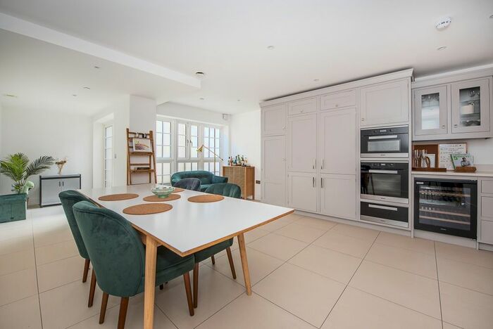 6 Bedroom Terraced House To Rent In Upper Richmond Road, London, SW15