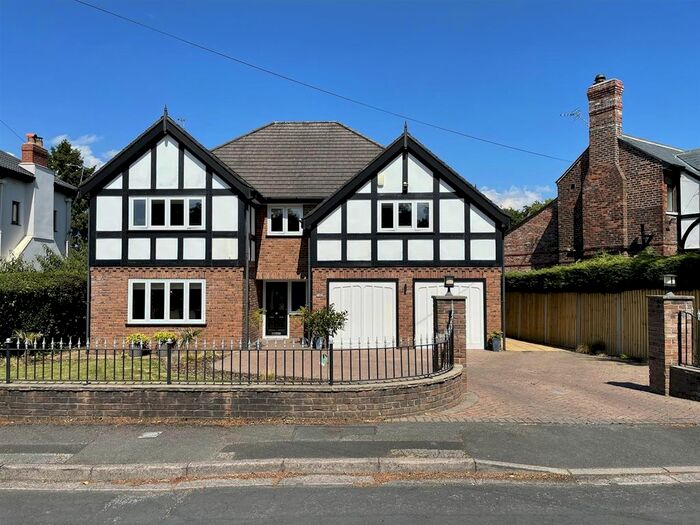5 Bedroom Property To Rent In Shaftesbury Avenue, Cheadle Hulme, Cheadle, SK8