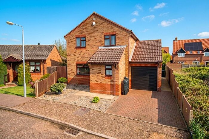 3 Bedroom Detached House For Sale In Pedlars Croft, Hemsby, Great Yarmouth, NR29