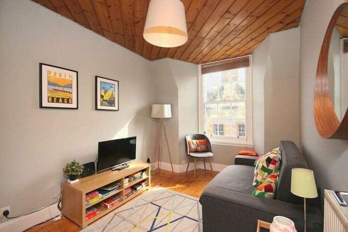 1 Bedroom Flat To Rent In Canongate, Edinburgh, EH8
