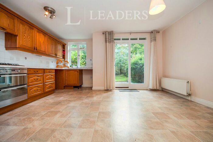3 Bedroom Property To Rent In Beaufort Court, Chesterton Lane, Cirencester, GL7