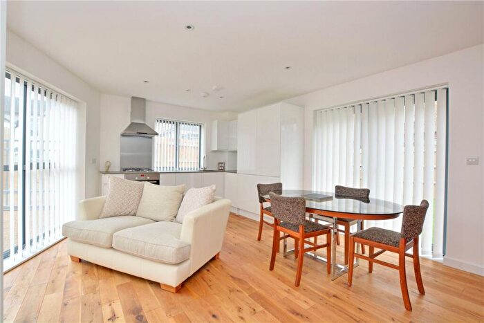 1 Bedroom Apartment To Rent In Woodland Mews, Lewisham, London, SE13