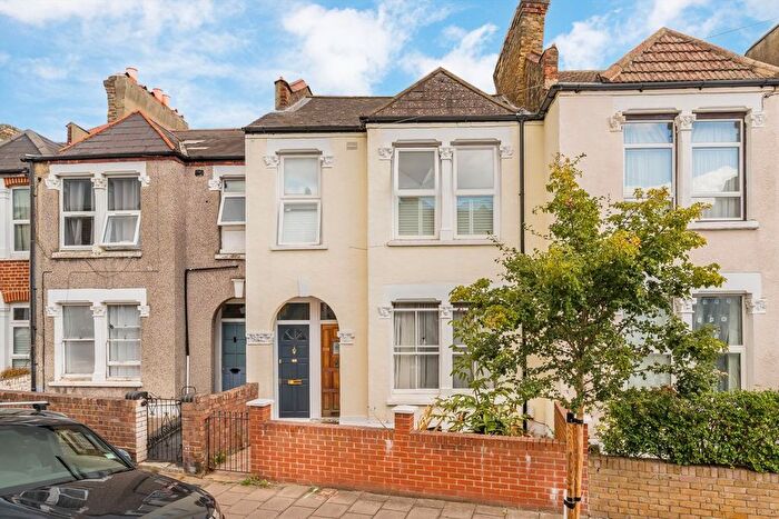 1 Bedroom Maisonette For Sale In Pevensey Road, Tooting, SW17