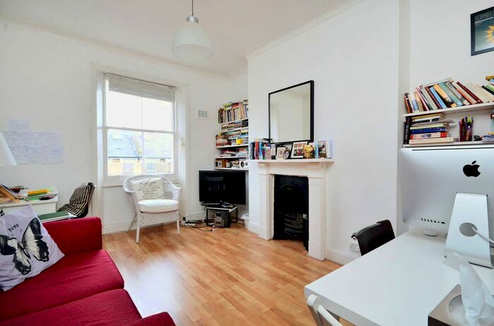 1 Bedroom Flat To Rent In Albion Road, Newington Green, London, N16