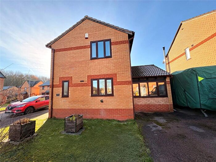 3 Bedroom Detached House For Sale In Heron Close, Woodford Halse, Northamptonshire, NN11