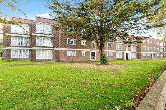 2 Bedroom Flat For Sale In Longbridge Road, Barking, IG11
