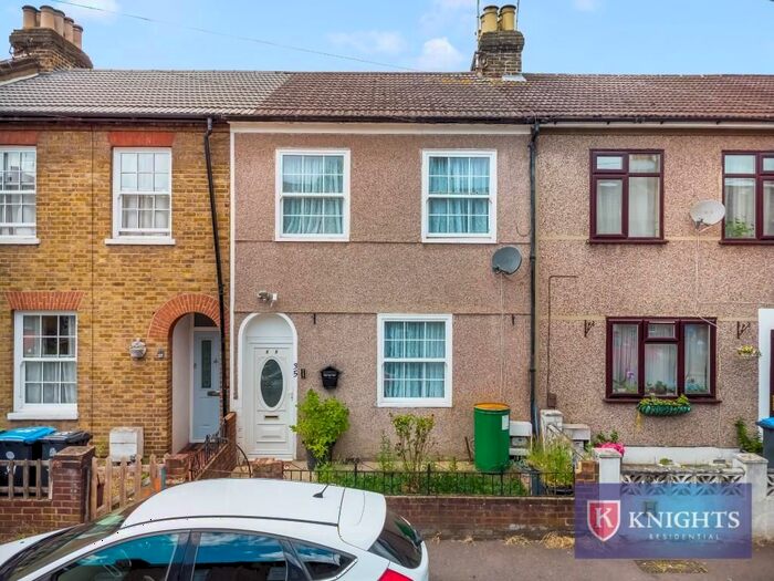 3 Bedroom Terraced House For Sale In Medcalf Road, London, EN3