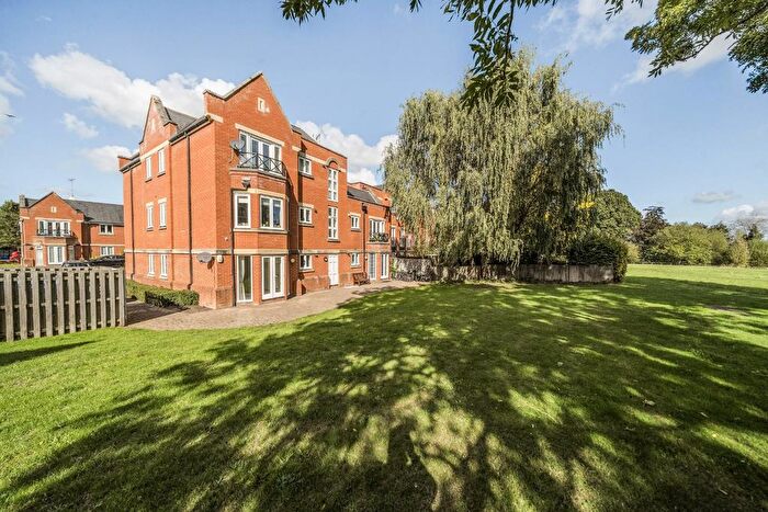 2 Bedroom Flat For Sale In Longbourn, Windsor, SL4