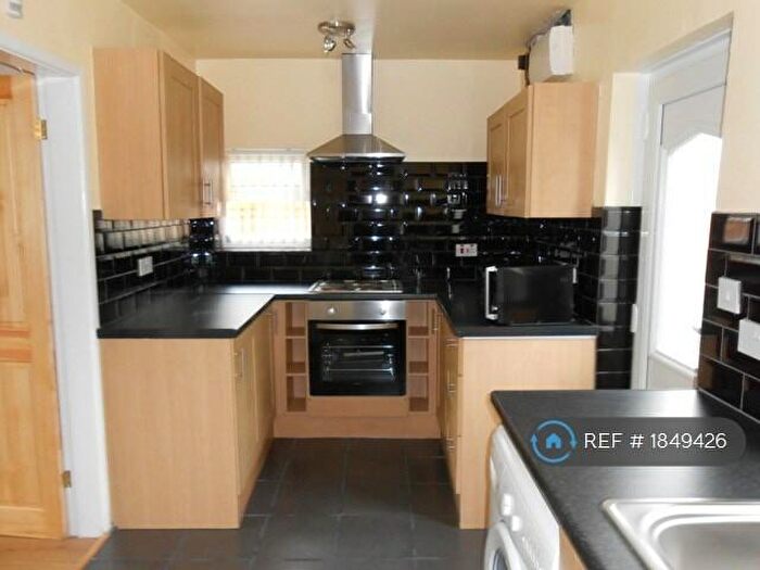 3 Bedroom Semi-Detached House To Rent In Hampton Rd, Doncaster, DN7