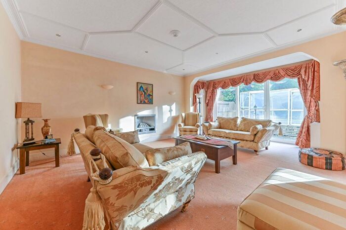 5 Bedroom Detached House For Sale In Foxley Lane, Purley, CR8