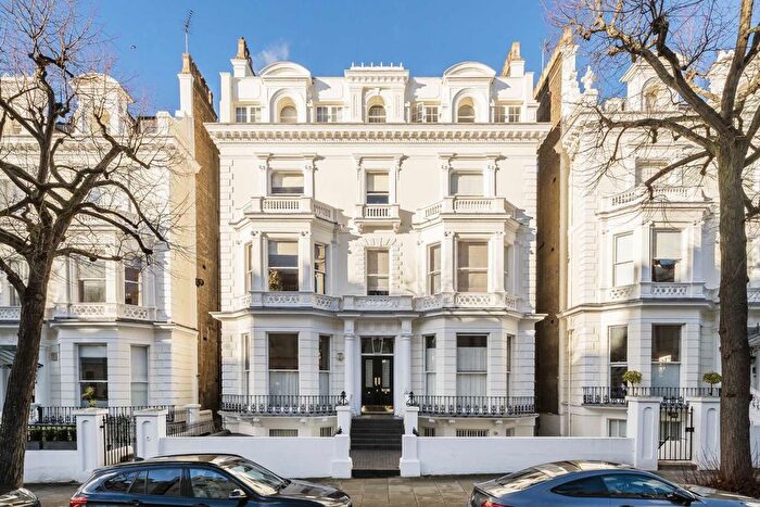 3 Bedroom Flat To Rent In Holland Park, London, W11