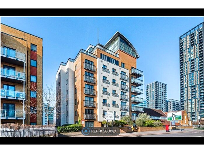 2 Bedroom Flat To Rent In Skyline Court, Croydon, CR0