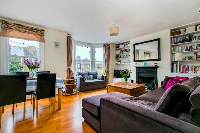 2 Bedroom Apartment To Rent In Ravenslea Road, London, SW12