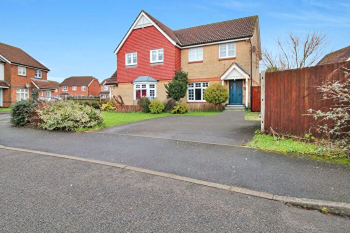 3 Bedroom Semi-Detached House For Sale In Vincent Place, Kennington, TN24