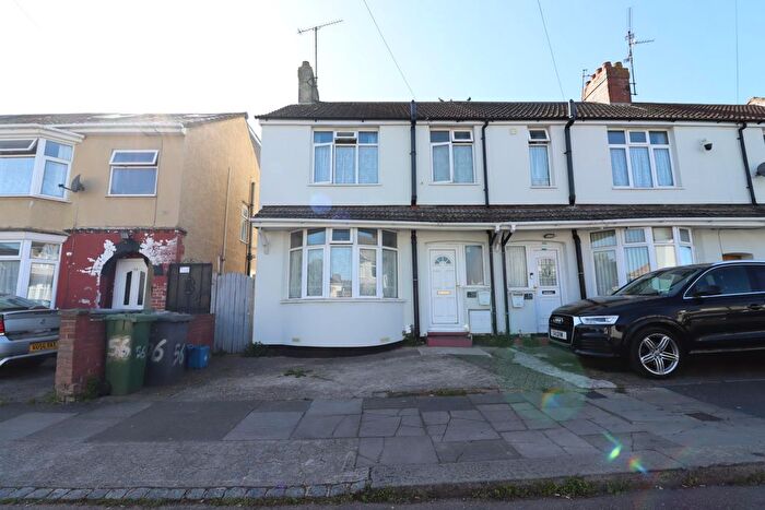 3 Bedroom Property To Rent In Thornhill Road, Luton, LU4