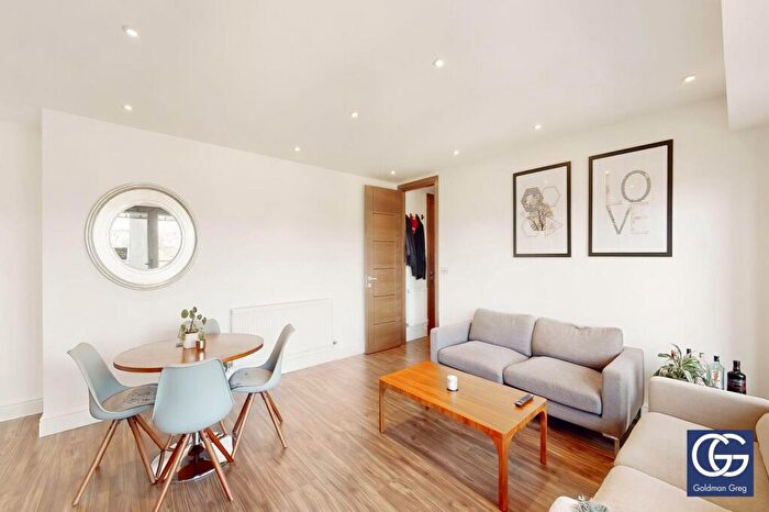 2 Bedroom Apartment To Rent In Charlotte Court, East Barnet Road, London, EN4
