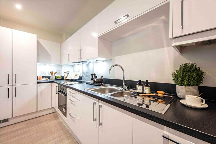 2 Bedroom Flat For Sale In Sunningdale Park, Berkshire, SL5