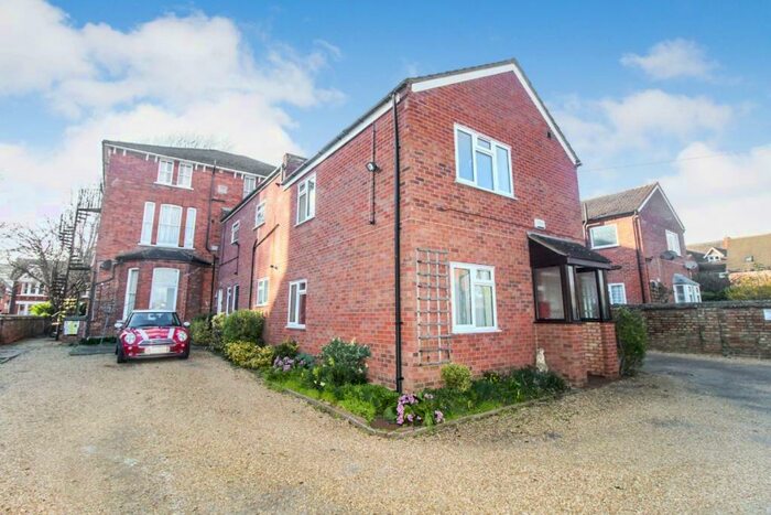 1 Bedroom Maisonette To Rent In De Parys Avenue, Bedford, MK40