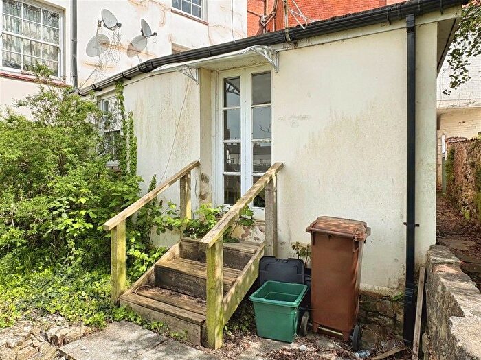 2 Bedroom Maisonette For Sale In Angel Hill, Tiverton, EX16
