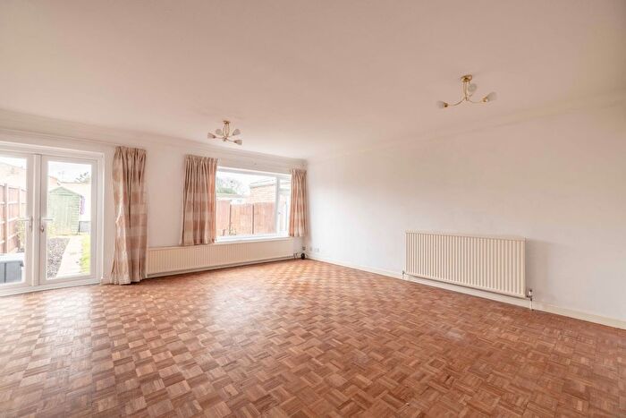 3 Bedroom Property To Rent In The Gower, Thorpe, TW20