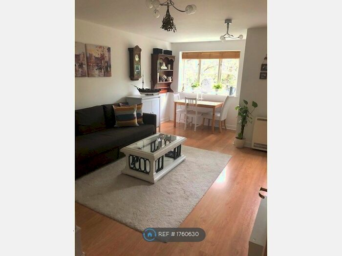 2 Bedroom Flat To Rent In Thyme Close, Kidbrooke, SE3